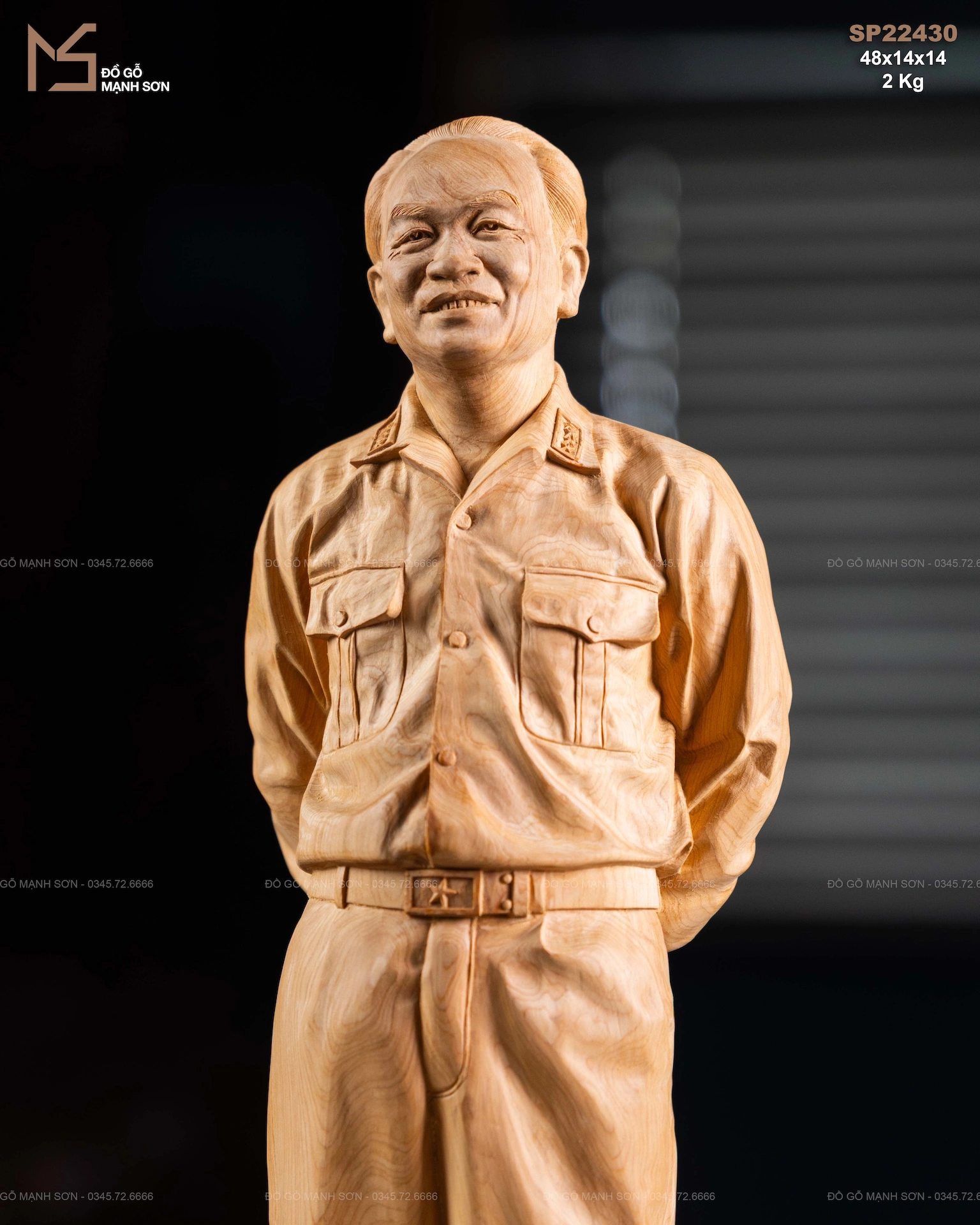 Alternative view of TƯỢNG ĐẠI TƯỚNG VÕ NGUYÊN GIÁP - GỖ HOÀNG ĐÀN