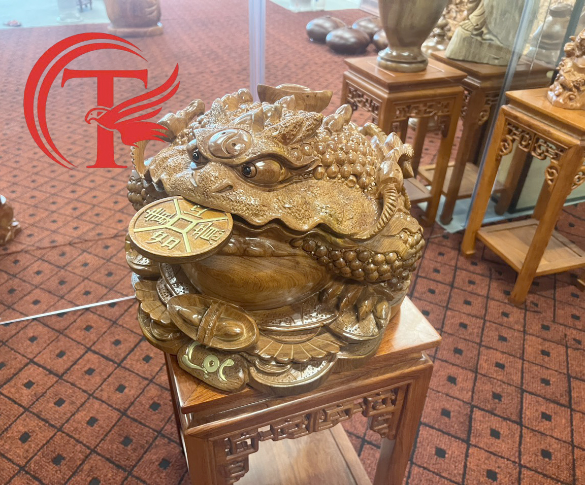 Điêu Khắc Tượng Cóc Thiềm Thừ Chất Liệu Gỗ Hương - Đúc Nguyên Khối Đường Kính 40cm